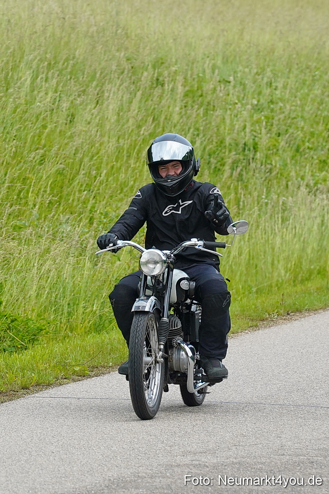 Oldtimertreffen Neumarkt Rundfahrt 2025 0052