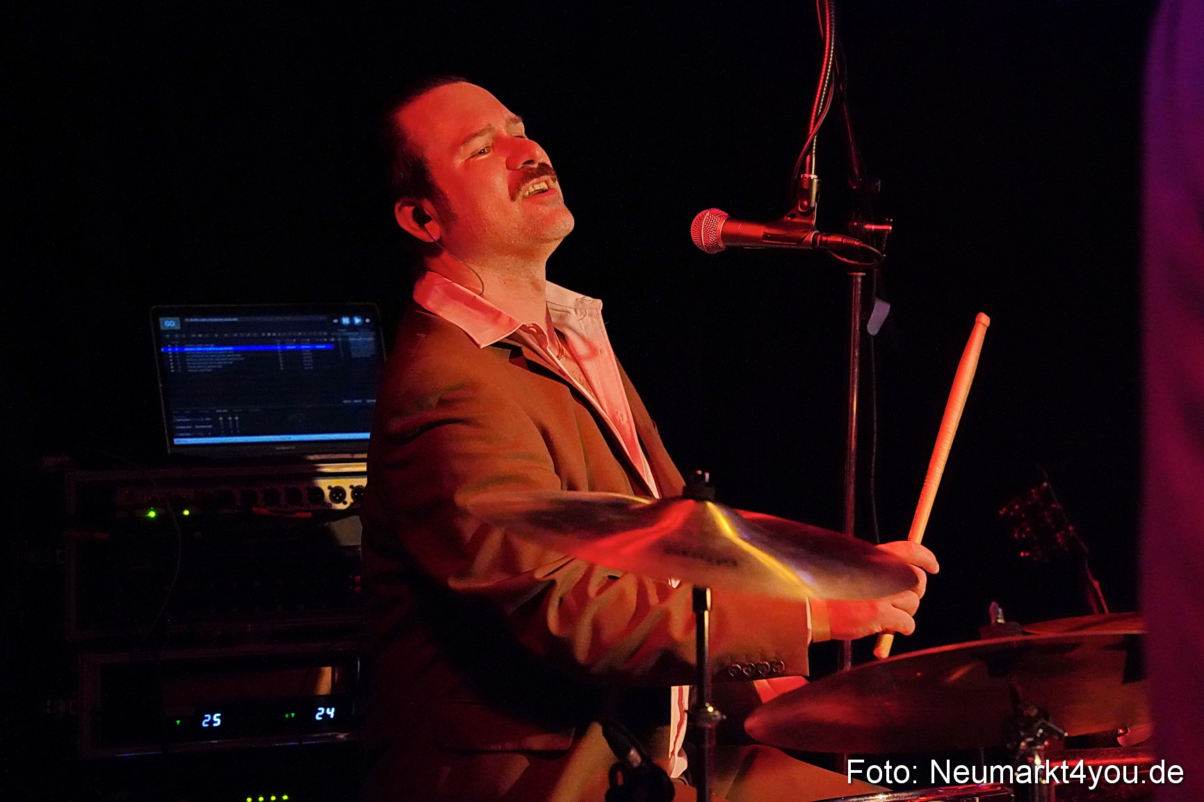 Weiberfasching Neumarkt 2025 0076