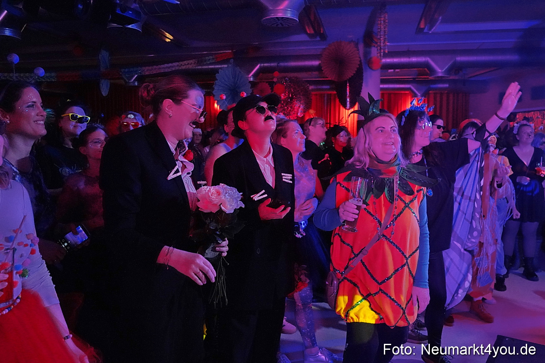 Weiberfasching Neumarkt 2025 0089