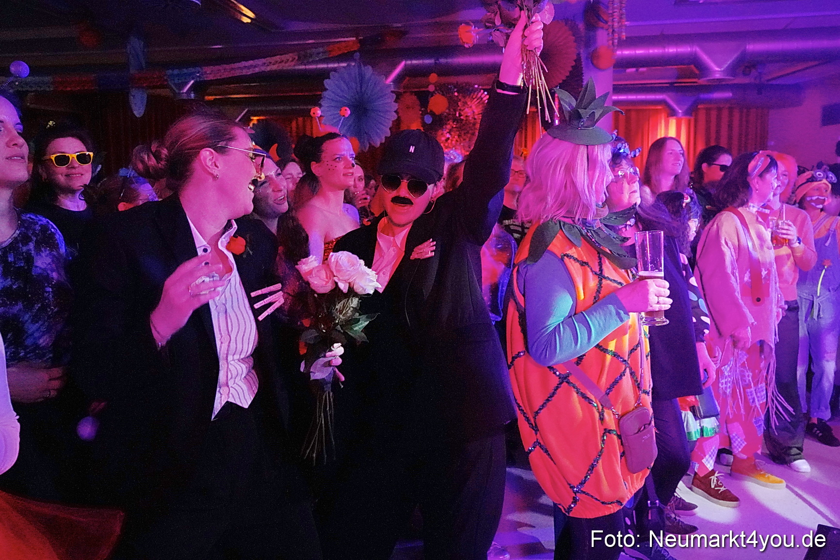 Weiberfasching Neumarkt 2025 0090