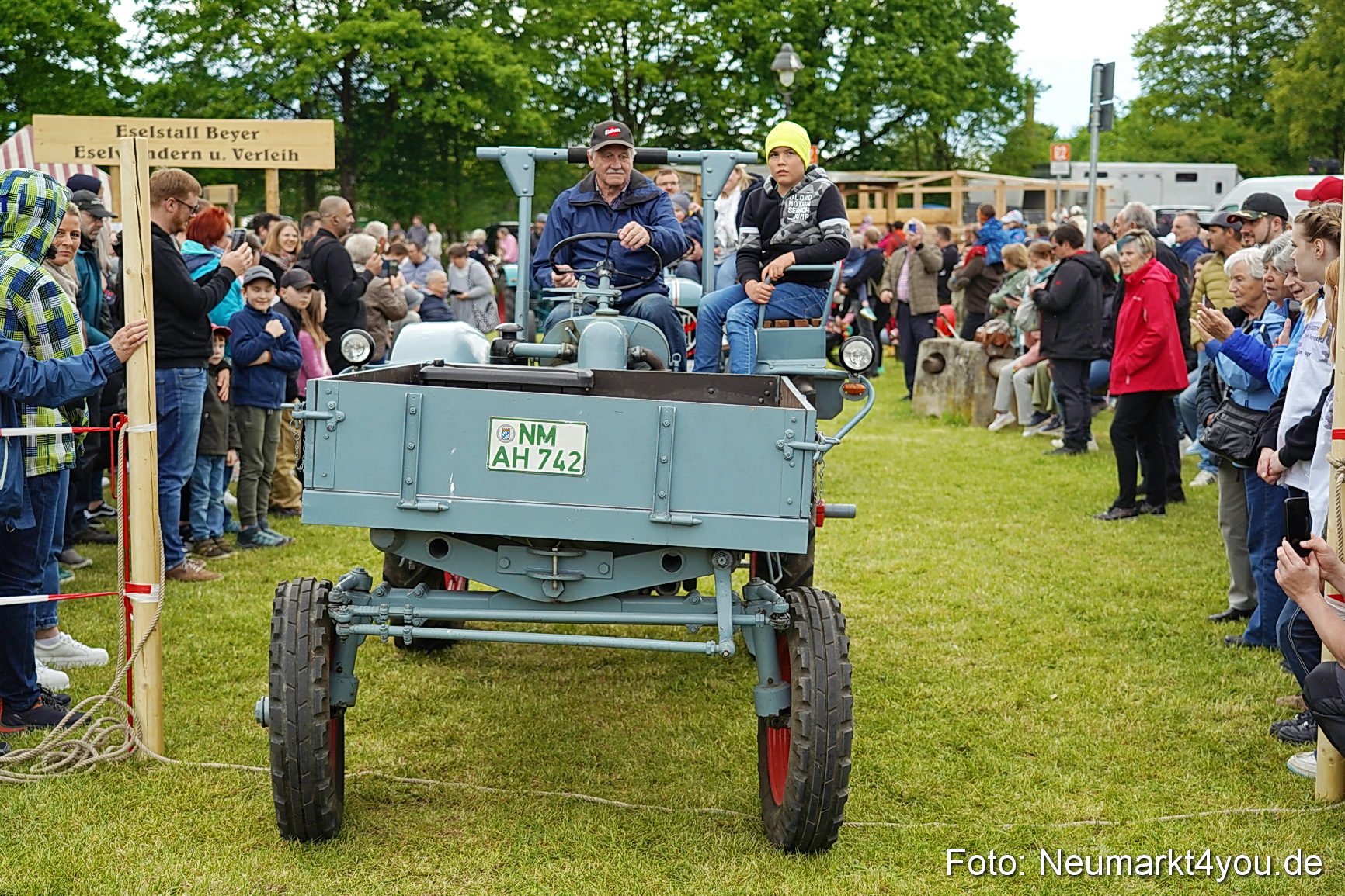 Esellrennen Fruehlingsfest Neumarkt 2026 0100