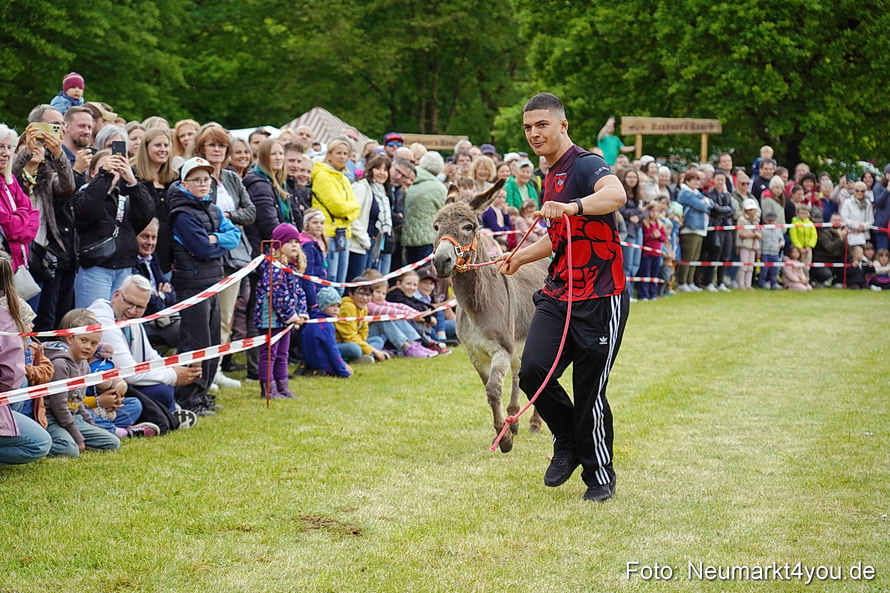 Esellrennen Fruehlingsfest Neumarkt 2026 0120