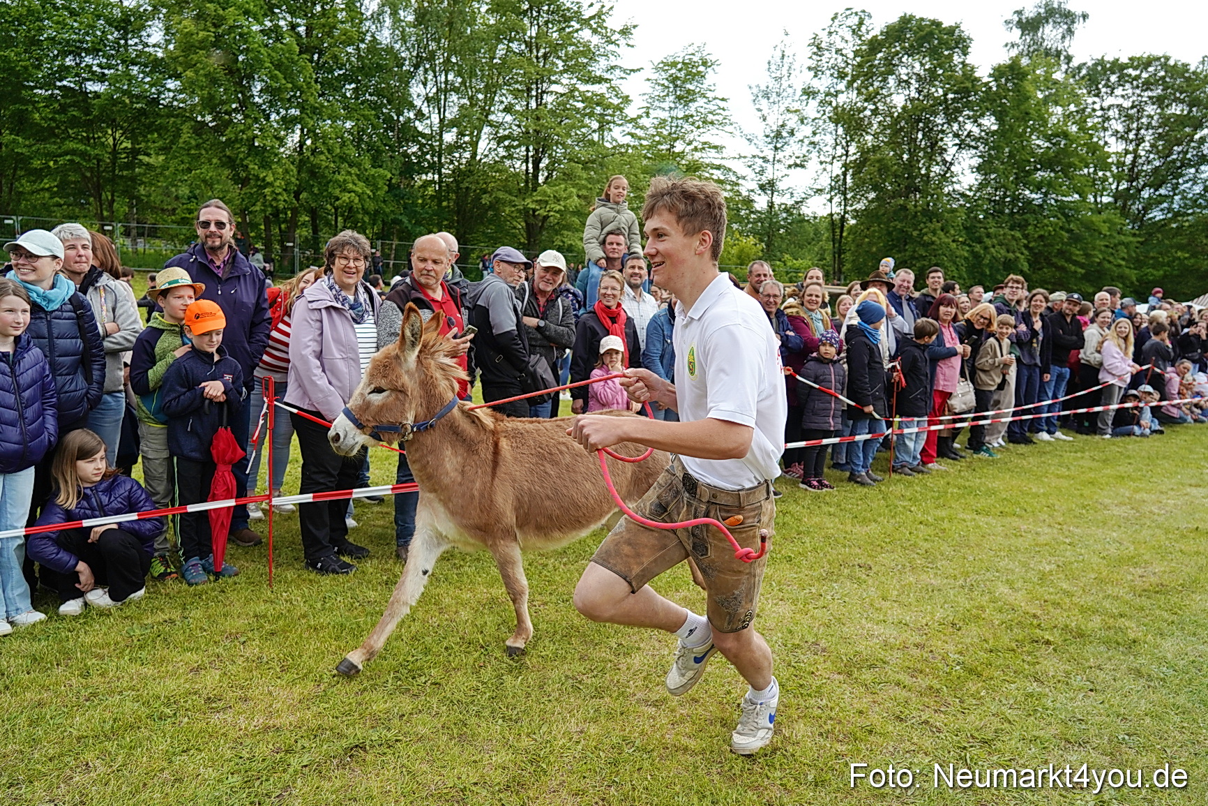 Esellrennen Fruehlingsfest Neumarkt 2026 0125