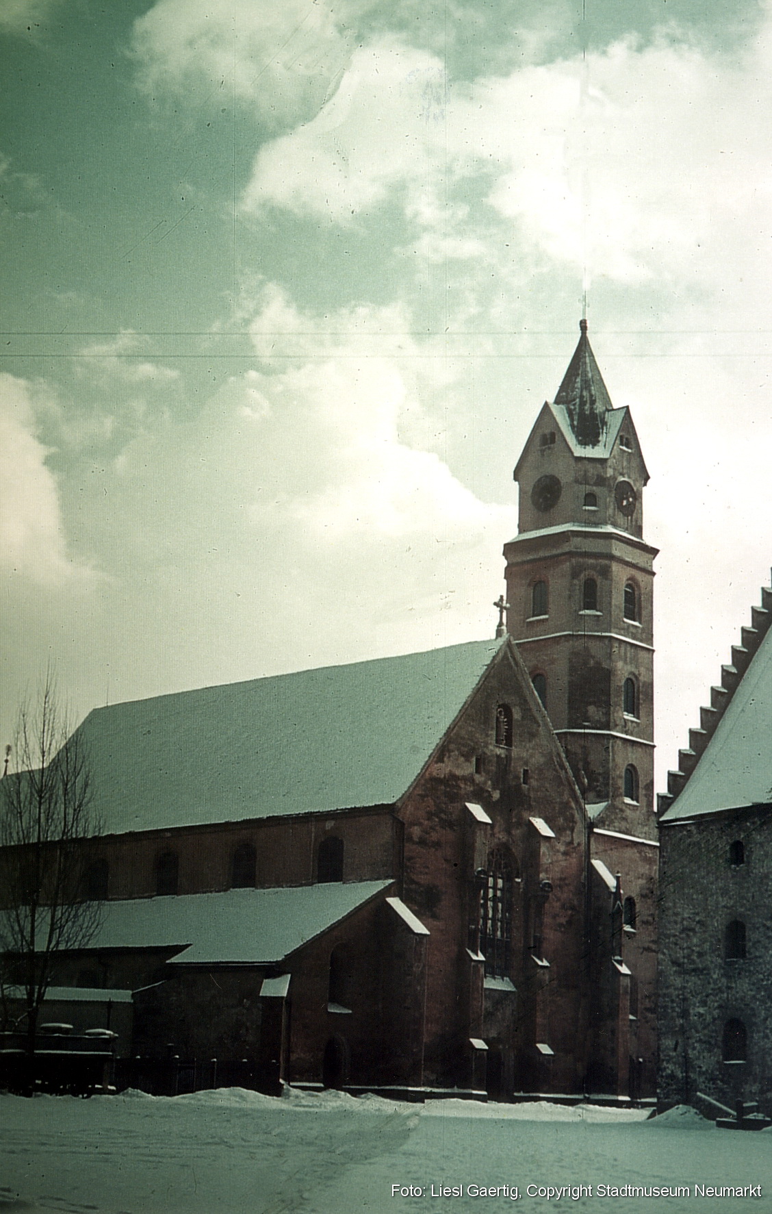 Hofkirche vom Residenzplatz