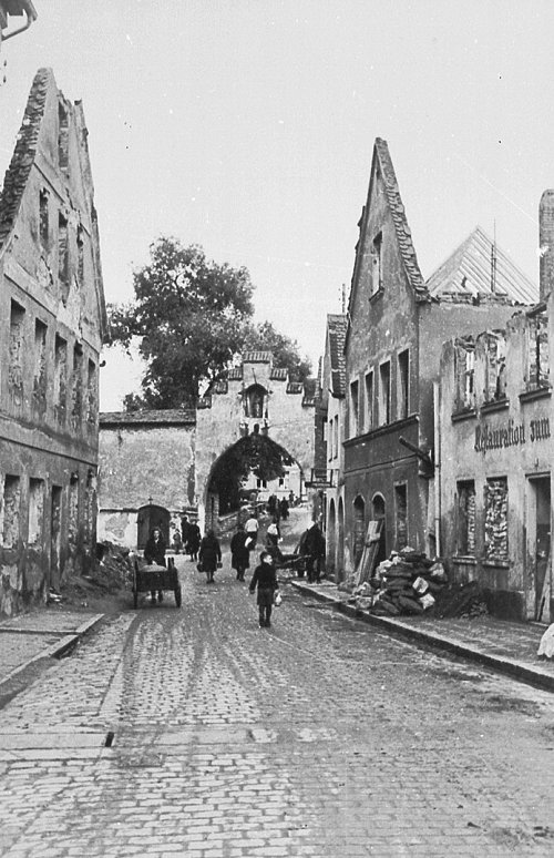 1Klostergasse Richtung Klostertor 1946