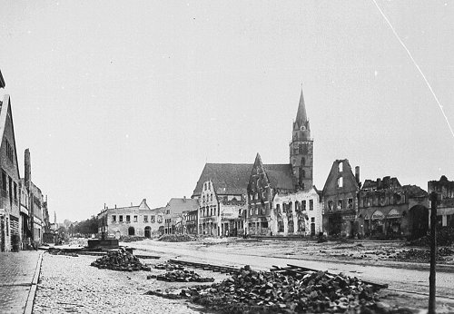 1Unterer Markt 1946 Richtung S den 1946